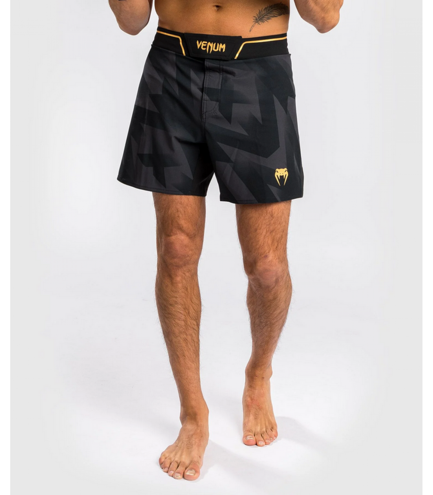 Шорти - Venum Razor Fightshorts – Black/Gold​